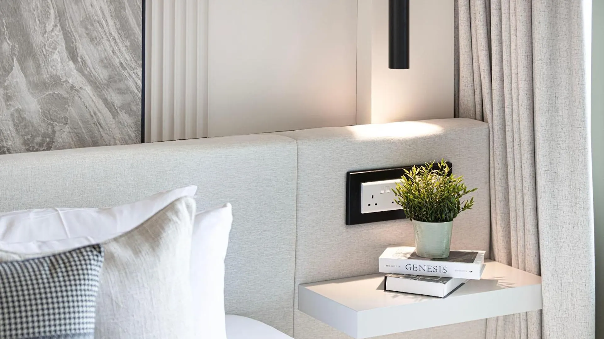 Elite 4Br Luxury Apartment, Burj Khalifa View, Opposite Dubai Mall, Infinity Pool, Mini Golf, Ps5 Apartment