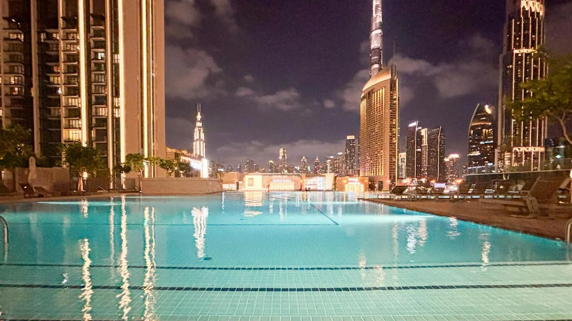 Elite 4Br Luxury Apartment, Burj Khalifa View, Opposite Dubai Mall, Infinity Pool, Mini Golf, Ps5 Apartment